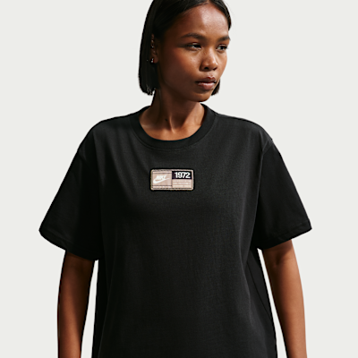 Nike Sportswear Classic Women's Oversized T-Shirt. Nike.com